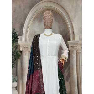 Vestido Anarkali de Diseñador Kavya Fab con Pantalón y Dupatta para Fiestas, Cintura Imperio, Corte en A, Tela de Chifón Ecológica, Color en Contraste - Product Image 2