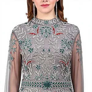 Robe de soirée grise de luxe, maxi, brodée de fleurs, avec manches longues évasées, col montant, pour bal et occasions formelles - Product Image 5