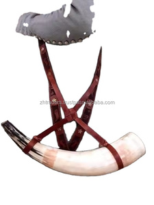 Corne de boeuf médiévale Corne de guerre viking fabriquée à la main avec un accent d'agate Un son émouvant de l'histoire - Product Image 2