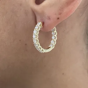 Pendientes de Aro con Diamantes Redondos de 2.33 Ct VS1 E-F, Creados en Laboratorio, Oro Amarillo de 14k - Product Image 5