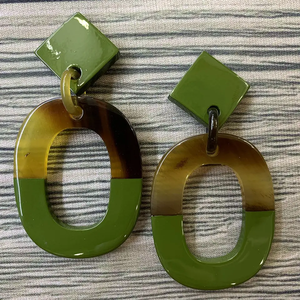 Meilleures ventes : Boucles d'oreilles pendantes ovales mignonnes en corne, vente en gros Vietnam 2026, Offre spéciale - Product Image 3