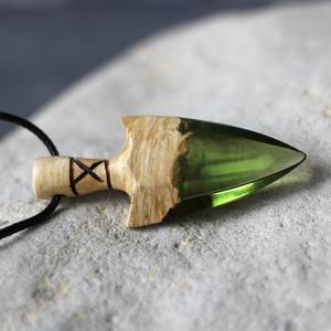 Collar con Colgante de Madera y Resina Hecho a Mano |   Joyería de Resina de Madera Natural, Diseño Personalizado, Regalo para San Valentín - Product Image 6