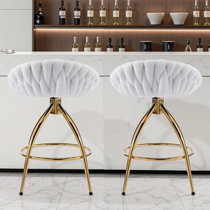 Set di 2 Sgabelli da Bar in Velluto Bianco con Piedi Girevoli in Ferro Placcato Oro e Comoda Seduta Intrecciata - Product Image 3