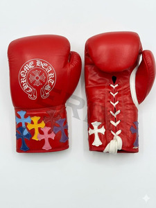 Nuovi Guantoni da Boxe Professionali con Lacci, Colore Bianco, Design Personalizzato Chrome Heart, Unisex, Realizzati in Ecopelle - Product Image 6