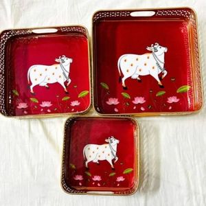 Plateau décoratif rond en fer forgé, motif Pichwai Lotus Vache, avec poignée découpée dorée, idéal pour les cadeaux de mariage - Product Image 5