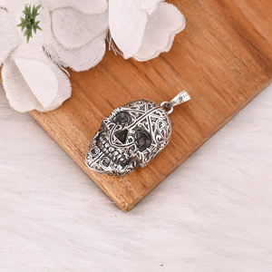 Colgante de Calavera de Plata Oxidada Hecho a Mano en Plata de Ley 925 de Fabricante Mayorista a Precio de Fábrica, Compre en Línea - Product Image 4