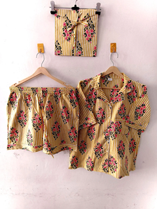 Ensemble de pyjama en coton écologique imprimé à la main pour femme, chemise respirante à manches trois quarts et short à braguette boutonnée, idéal pour l'été - Product Image 1