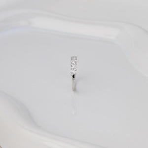 แหวนเพชรแล็บ 0.50 กะรัต แบบครึ่งวง 14K ทองคำขาว แหวนซ้อนได้ ดีไซน์เรียบหรูสำหรับงานแต่งงาน เครื่องประดับชั้นดี - Product Image 5