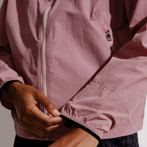 2026 Women’s Dusty Pink Cropped Hooded Windbreaker <b>Jacket</b> Custom Logo <b>Lightweight</b> Zip Front Active Outerwear for Men's <b>Jackets</b> - Product Image 4