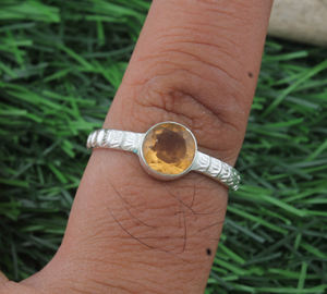 แหวนแต่งงานเงินแท้ 925 ประดับพลอยซิทรินธรรมชาติทรงเหลี่ยม  หินประจำเดือนพฤศจิกายน เครื่องประดับผู้หญิง คลาสสิก ขายส่ง - Product Image 3