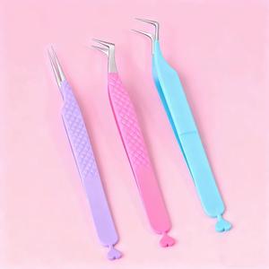 Juego de Pinzas Quirúrgicas de Precisión Morje para Pestañas, Acero Inoxidable, Punta Suave, Agarre Perfecto, 10 mm, Mango con Forma de Corazón en Rosa, Morado y Azul - Product Image 1