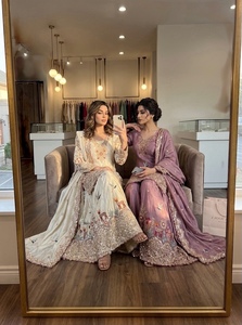 Presentamos un conjunto de tela de seda Chinnon pura con dupatta, estilo sharara, listo para usar. - Product Image 2