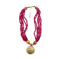 Collier superposé de perles rouges avec pendentif rond doré, bijoux ethniques bohèmes volumineux pour femmes