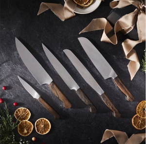 Ensemble de couteaux de cuisine à manche brun avec lame argentée, support vertical en bois brun foncé et aiguiseur pour trancher, hacher et préparer les aliments - Product Image 5