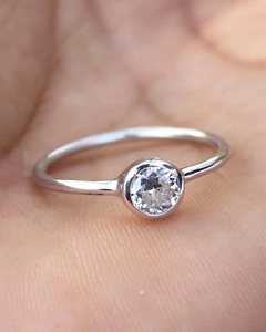 Anillo de Plata de Ley 925 con Circonita Natural, Anillo con Engaste de Garras, Joyería al por Mayor - Product Image 3