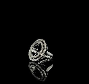 Bague de fiançailles en or blanc 18 carats avec diamant naturel rond brillant de 1,50 carat, couleur E-F, pureté VVS, certifié IGI - Product Image 3