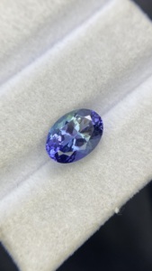 Tanzanite naturelle certifiée non chauffée, taille ovale, couleur excellente, zoïsite naturelle, 3,05 carats, nette à la loupe - Product Image 2