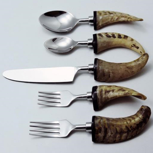 Ensemble de couverts élégants avec manches en bois, finition miroir haute brillance, passe au lave-vaisselle, ensemble de 4 couverts - Product Image 6