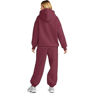 Ensemble sweat à capuche et jogging pour femme avec logo personnalisé, en molleton épais, tenue décontractée et confortable, style streetwear tendance - Product Image 3