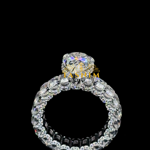 Anillo de compromiso solitario de moissanita VVS con corte caído para mujer Tasnim, engaste de púas, estilo clásico, banda chapada en oro y plata - Product Image 4
