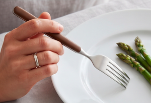 Ensemble de couverts minimalistes avec manches brunes, en acier inoxydable poli miroir, résistant au lave-vaisselle, pour mariage - Product Image 5