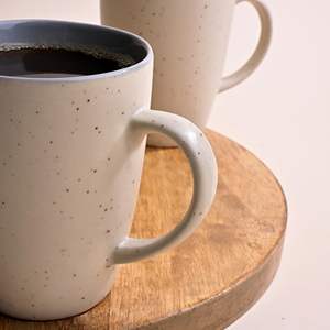 แก้วกาแฟเซรามิกสองสี ดีไซน์หรูหราทันสมัย ขนาด 350 มล. เป็นมิตรกับสิ่งแวดล้อม สีเบจ-เทา ลายป่า ของขวัญสำหรับสำนักงาน สีน้ำตาล - Product Image 4