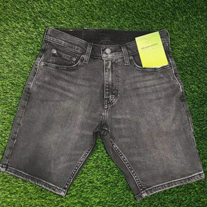 กางเกงยีนส์ขาสั้นผู้ชายแบบสั่งทำพิเศษ ลุคทำสีซีดขอบดิบ กางเกงยีนส์ขาสั้นทรงหลวมประดับเพชร สตรีทแวร์ กางเกงยีนส์ขาสั้นปักโลโก้ตามสั่ง - Product Image 1