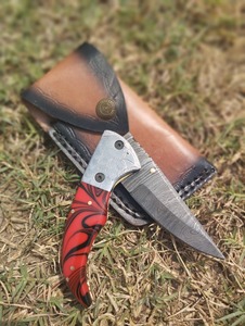 Couteau de chasse artisanal en acier Damas, pointe tombante, lame droite, manche rouge, étui en cuir, lame non réglable - Product Image 2