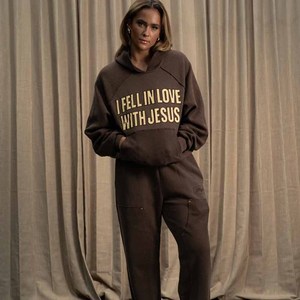 Sudadera con Capucha Premium de Felpa Francesa I Fell In Love With Jesus para Hombre, Mujer y Jóvenes, con Bordado de Letras Personalizado y Parche de Chenilla, Venta al Por Mayor - Product Image 4