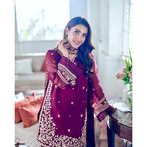 Ensemble haut-bas et dupatta magnifique pour femme Karma Fashion Designer, couleur violette, pour les occasions spéciales - Product Image 1