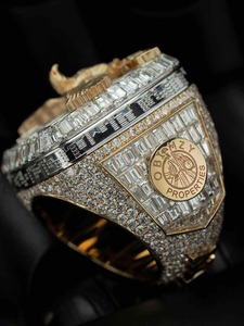 Bague de luxe en argent sterling 925 avec diamant Moissanite, style Hip Hop, sertie de pierres brillantes, pour homme, idéale pour les soirées et événements. - Product Image 2