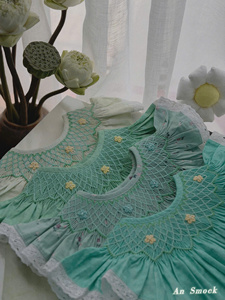 Vestido de Lino para Bebé Niña Estilo Boutique, Hecho a Mano, con Bordado Smocked, Atuendo Casual Suave, Ropa de Cumpleaños OEM de Vietnam - Product Image 2