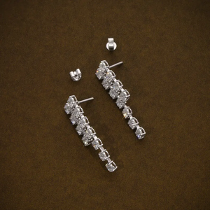 Boucles d'oreilles pendantes longues en diamants de laboratoire 6.18CTW, design double rangée, bijoux de mariage raffinés et imposants - Product Image 4