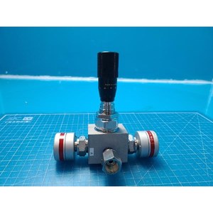 Vanne à diaphragme FUJIKIN 316L 25842 haute pureté, utilisée comme pièce détachée pour équipement semi-conducteur Legacy - Product Image 3