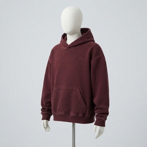 Sweat-shirt à capuche bordeaux personnalisé pour homme, coupe oversize, avec grand texte au dos, tissu texturé, poche kangourou - Product Image 1