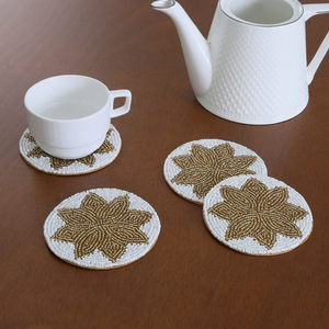 Sous-verre perlé avec motif floral doré, tapis en tissu blanc faits à la main, derniers sous-verres perlés, vente chaude - Product Image 1