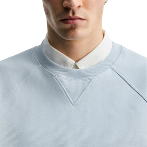 เสื้อสเวตเชิ้ตคอกลมสีฟ้าอ่อน พรีเมียม ผ้าเฟรนช์เทอร์รี่ |   เสื้อสเวตเตอร์คอกลมแขนยาวสไตล์มินิมอลสำหรับผู้ชาย - Product Image 5