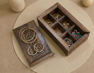 Boîte de rangement en bois de manguier massif sculpté, finition vieillie antique, avec couvercle à charnières, vente en gros - Product Image 3