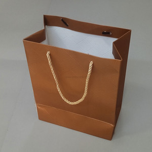 Bolsas de Papel Personalizadas con Asas, Empaque de Regalo de Lujo para Minoristas, Reciclables, Impresión Offset con Logotipo - Product Image 4