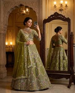Élégant Lehenga Choli bleu marine en faux georgette, longueur ras du sol, broderie dorée, infroissable, séchage rapide, pour mariage indien pakistanais - Product Image 4