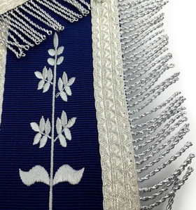 Delantal Masónico de Primera Calidad, Color Azul Rey, con Flecos Plateados, Cuero Blanco y Cordones, para la Logia Azul - Product Image 5