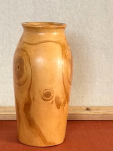 Jarrón de Madera Tallado a Mano, Jarrón de Pino de Madera Torneado a Mano, Firmado - Product Image 4