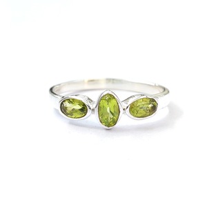 2.0 Grams <b>Peridot</b> <b>Ring</b> Elegant and Stylish Accessory for Women - Product Image 1
