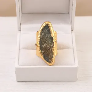 Anillo Ajustable de Labradorita, Piedra Natural, para Mujer, Diseño Elegante, Producto Más Vendido, Chapado en Oro Sólido, Joyería Antideslustre - Product Image 1