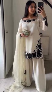 ชุดสาหรี่กะมีซผ้าไหมเฟนดี้อินเดียสุดหรูหราประดับด้วยด้ายและเลื่อม เหมาะสำหรับงานแต่งงานและงานเลี้ยงสำหรับผู้หญิง - Product Image 2