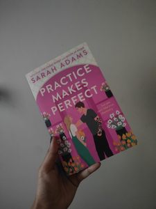 La práctica hace la perfección, de Sarah Adams, libro en inglés de bolsillo para adultos, romance, comedia romántica - Product Image 4