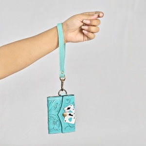 Monedero de Cuero Genuino Hecho a Mano con Diseño Personalizado, Patrón Floral, con Correa para la Muñeca, Elegante Tarjetero para Mujer - Product Image 1