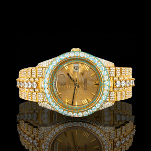 Montre Moissanite World Diamond en or jaune, boîtier rond de 36 mm, cadran analogique, chiffres romains, fermoir déployant, luxe pour homme - Product Image 1