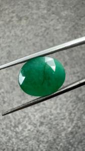 Esmeralda Zambiana Natural de 7.66 Ct, Corte Ovalado, Certificada por GIA, Piedra Preciosa Suelta |   Piedra de Esmeralda Verde Premium para Joyería Fina Personalizada - Product Image 2