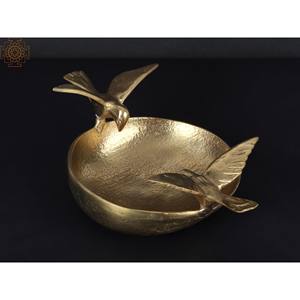 Bol en laiton fait à la main de 9 pouces avec des oiseaux pour la décoration intérieure et les cadeaux Article fabriqué en Inde - Product Image 3